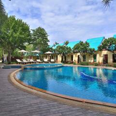 Отель The Green Beach Resort бассейн фото 2