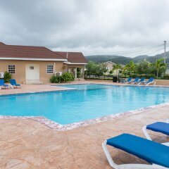 Отель Ocho Rios Beach House at Dax Hall Очо-Риос бассейн фото 3