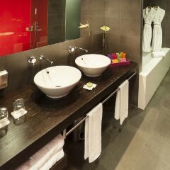 Отель Barceló Valencia Испания, Валенсия - 1 отзыв об отеле, цены и фото номеров - забронировать отель Barceló Valencia онлайн ванная фото 2