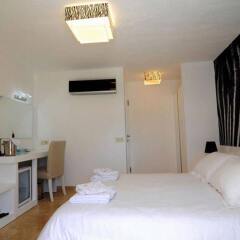 Mini Saray Hotel сейф в номере