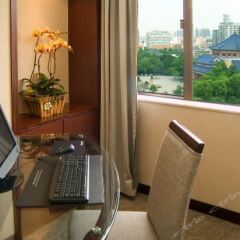Отель Guangdong Hotel Китай, Гуанчжоу - отзывы, цены и фото номеров - забронировать отель Guangdong Hotel онлайн балкон
