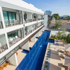Baba House Phuket Hotel балкон