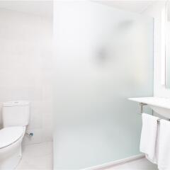 Отель Apartamentos Delfin Casa Vida Испания, Санта-Понса - 1 отзыв об отеле, цены и фото номеров - забронировать отель Apartamentos Delfin Casa Vida онлайн ванная фото 2