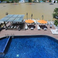 Отель Riva Surya Bangkok бассейн