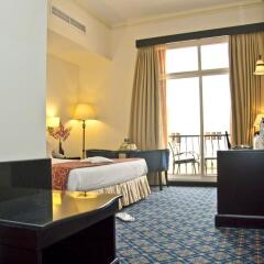 Отель Regent Beach Resort в номере