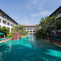 Отель DoubleTree by Hilton Phuket Banthai Resort бассейн