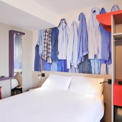 Отель ibis Styles Lille Centre Grand Place сейф в номере