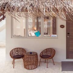 Отель Malahini Kuda Bandos Resort интерьер отеля