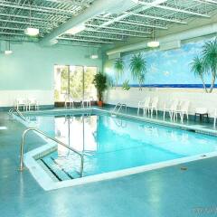Отель Best Western Plus Gatineau-Ottawa Канада, Гатино - отзывы, цены и фото номеров - забронировать отель Best Western Plus Gatineau-Ottawa онлайн бассейн