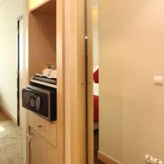 Отель Novotel Riyadh Al Anoud сейф в номере