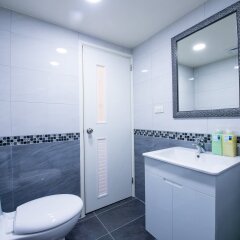 FengJia Pandola in Taichung, Taiwan from 42$, photos, reviews - zenhotels.com bathroom