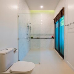 Отель Вилла Acasia Pool Villa Resort Phuket Бухта Чалонг ванная фото 2