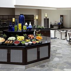 Отель Embassy Suites Los Angeles - International Airport/North США, Лос-Анджелес - отзывы, цены и фото номеров - забронировать отель Embassy Suites Los Angeles - International Airport/North онлайн питание