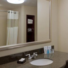Hampton Inn & Suites Syracuse Dewitt in Syracuse, United States of America from 189$, photos, reviews - zenhotels.com bathroom