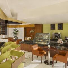 Отель DoubleTree by Hilton Hotel and Residences Dubai Al Barsha ОАЭ, Дубай - 1 отзыв об отеле, цены и фото номеров - забронировать отель DoubleTree by Hilton Hotel and Residences Dubai Al Barsha онлайн питание фото 3