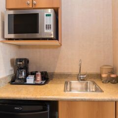 Отель Sandman Hotel Calgary Airport Канада, Калгари - отзывы, цены и фото номеров - забронировать отель Sandman Hotel Calgary Airport онлайн удобства в номере фото 2