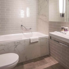 Отель Mercure Poznań Centrum Польша, Познань - 2 отзыва об отеле, цены и фото номеров - забронировать отель Mercure Poznań Centrum онлайн ванная фото 2