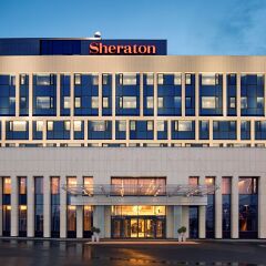 Crowne Plaza Уфа-Конгресс Отель вид на фасад