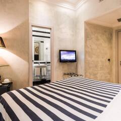 Отель Mdm Luxury Rooms Guesthouse сейф в номере