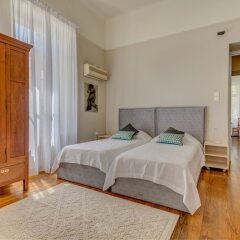 Отель Neoclassical apartment next to Acropolis Греция, Афины - отзывы, цены и фото номеров - забронировать отель Neoclassical apartment next to Acropolis онлайн комната для гостей фото 5