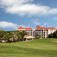 Отель Hilton Vilamoura As Cascatas Golf Resort & Spa Португалия, Пешао - отзывы, цены и фото номеров - забронировать отель Hilton Vilamoura As Cascatas Golf Resort & Spa онлайн спортивное сооружение