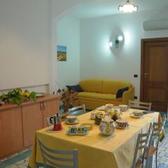 Отель House Cielo blu Конка деи Марини питание