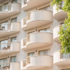 Hotel Salou Beach by Pierre & Vacances парковка