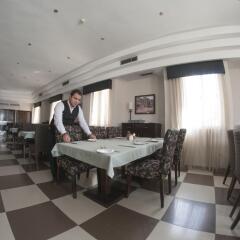 Отель La Maison Hotel Иордания, Вади-Муса - отзывы, цены и фото номеров - забронировать отель La Maison Hotel онлайн питание