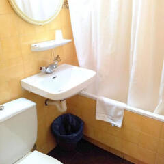 Hotel Toledano Ramblas Барселона ванная