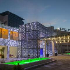 King Evelthon Beach Hotel & Resort городской автобус