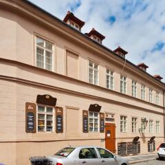 Апартаменты Charles Bridge Apartments парковка