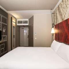 Отель ibis Vilnius Centre сейф в номере
