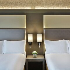 Legend Hotel Lagos Airport, Curio Collection by Hilton комната для гостей фото 4