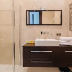 Отель Modern Apartment Across the Ponds Польша, Варшава - отзывы, цены и фото номеров - забронировать отель Modern Apartment Across the Ponds онлайн ванная фото 2