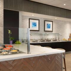 Отель Quality Suites Toronto Airport Канада, Торонто - отзывы, цены и фото номеров - забронировать отель Quality Suites Toronto Airport онлайн питание