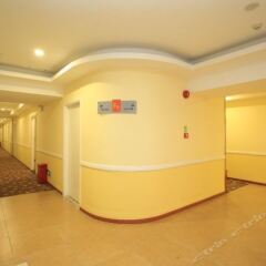 Отель Home Inn (Shenzhen Xili Metro Station) Шэньчжэнь парковка
