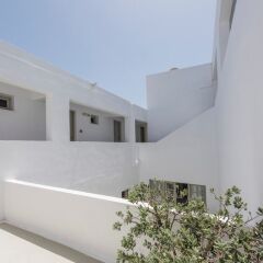 Отель Nissos Thira Греция, Остров Санторини - отзывы, цены и фото номеров - забронировать отель Nissos Thira онлайн парковка
