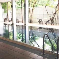 Отель Tonson Residence B Boutique бассейн