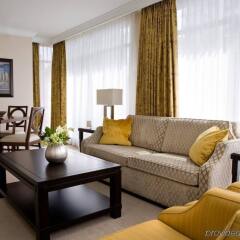Отель L'Hermitage Hotel Канада, Ванкувер - отзывы, цены и фото номеров - забронировать отель L'Hermitage Hotel онлайн комната для гостей фото 3