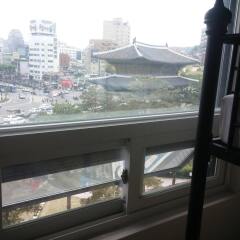 Отель 24 Guesthouse Dongdaemun Market балкон