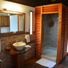 Отель Heliconia Grove Сейшельские острова, Остров Праслин - отзывы, цены и фото номеров - забронировать отель Heliconia Grove онлайн ванная фото 2
