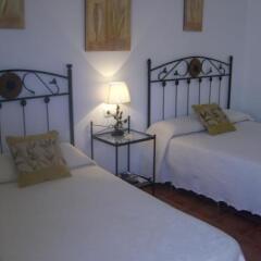 Отель Hostal El Canario Испания, Кониль-де-ла-Фронтера - отзывы, цены и фото номеров - забронировать отель Hostal El Canario онлайн комната для гостей фото 5