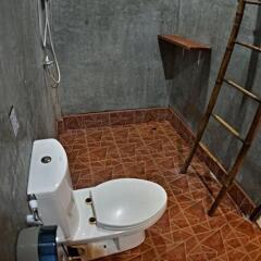 Отель Narakarn Hostel Таиланд, Остров Тау - отзывы, цены и фото номеров - забронировать отель Narakarn Hostel онлайн ванная