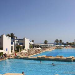Отель Callisto Holiday Village бассейн