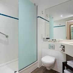 Отель DoubleTree By Hilton London Excel 4* Стандартный номер с различными типами кроватей фото 4