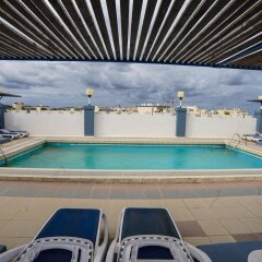 Отель Coral Hotel Мальта, Сан-Пауль-иль-Бахар - 2 отзыва об отеле, цены и фото номеров - забронировать отель Coral Hotel онлайн бассейн