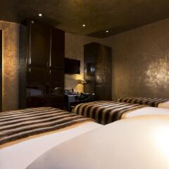 Отель Hôtel Original Paris сейф в номере