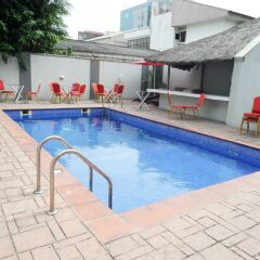 Отель S&S Hotels and Suites бассейн