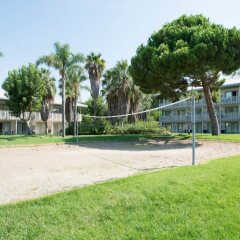 Отель PortAventura Hotel Caribe - Theme Park Tickets Included Испания, Салоу - 6 отзывов об отеле, цены и фото номеров - забронировать отель PortAventura Hotel Caribe - Theme Park Tickets Included онлайн спортивное сооружение