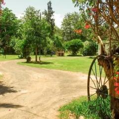 Отель Homestead B & B спортивное сооружение